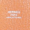 Hermes Jypsiere 28 cm shoulder bag in orange togo leather - Detail D3 thumbnail