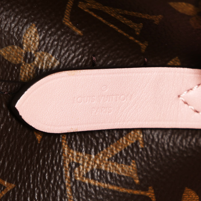 Sac à main Louis Vuitton  NéoNoé en toile monogram marron et cuir rose - Detail D3