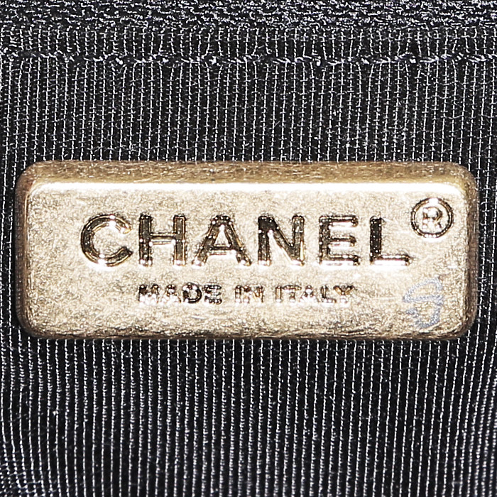 Bolso de mano Chanel  Editions Limitées en cuero acolchado con motivos de espigas negro - Detail D4