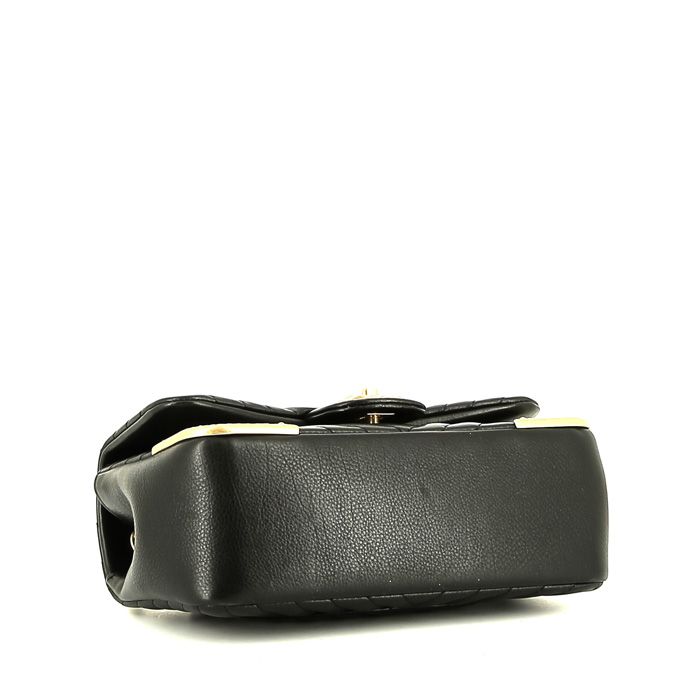 Bolso de mano Chanel  Editions Limitées en cuero acolchado con motivos de espigas negro - Detail D5