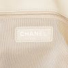 Bolso de shopping Chanel en cuero acolchado beige - Detail D4 thumbnail
