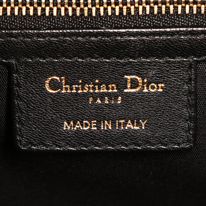 Bolso de mano Dior Soft Shopping en cuero acolchado negro - Detail D3