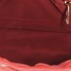 Sac à dos Chanel en cuir matelassé rouge - Detail D3 thumbnail