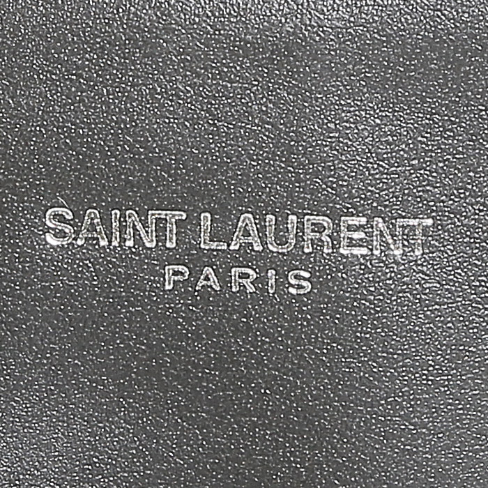 Sac bandoulière Saint Laurent Loulou moyen modèle en cuir matelassé chevrons noir - Detail D4