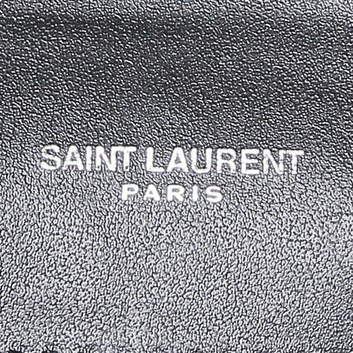 Bolso bandolera Saint Laurent Loulou modelo mediano en cuero acolchado con motivos de espigas negro - Detail D4