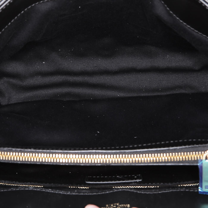 Bolso bandolera Saint Laurent Loulou modelo mediano en cuero acolchado con motivos de espigas negro - Detail D3