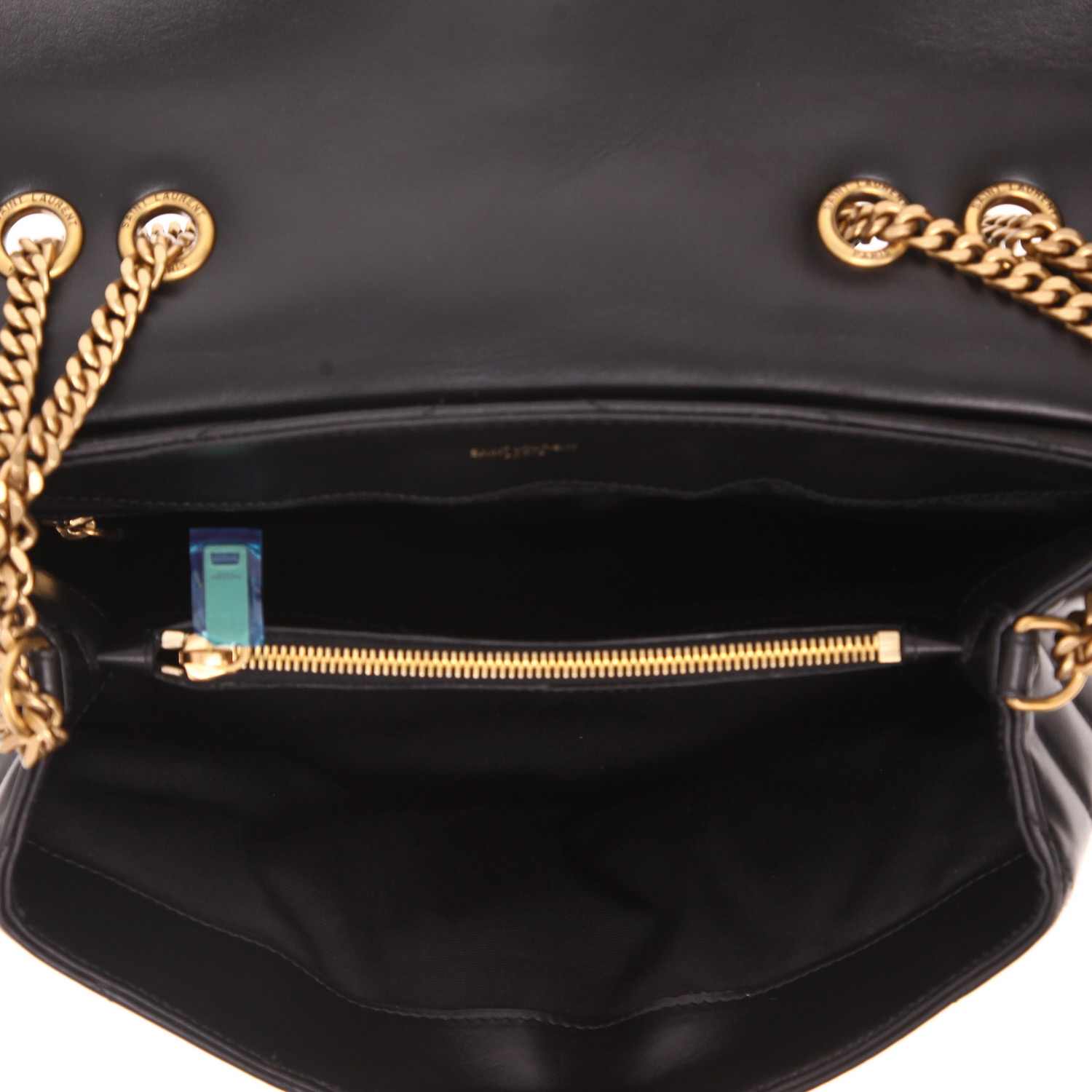 Sac bandoulière Saint Laurent Loulou moyen modèle en cuir matelassé chevrons noir - Detail D3