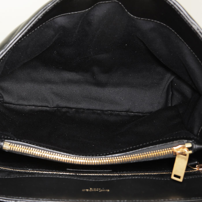 Sac bandoulière Saint Laurent Loulou moyen modèle en cuir matelassé chevrons noir - Detail D3