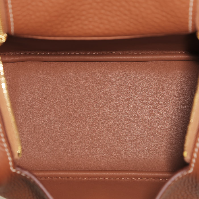 Sac bandoulière Hermès Lindy mini  en cuir togo gold - Detail D2