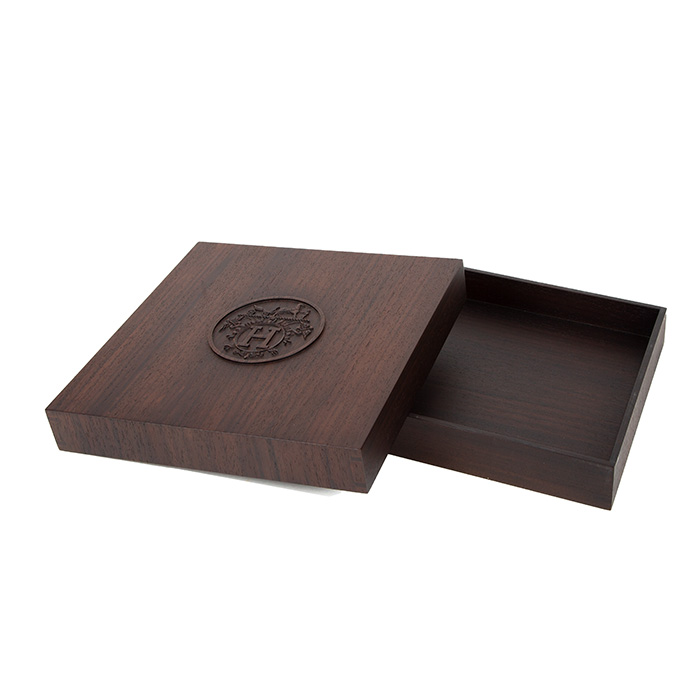 Hermès, Large square rosewood box, decorated with the Hermès symbol, signed, of 2015