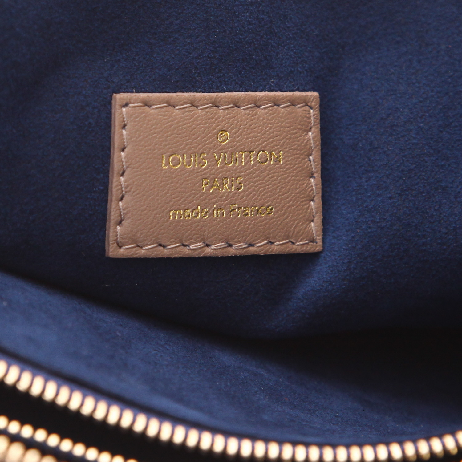 Borsa a tracolla Louis Vuitton  Coussin modello medio  in pelle monogram color talpa - Detail D2