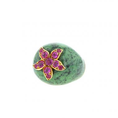 Lorenz Bäumer Gourmandise ring in yellow gold,  jade and sapphires
