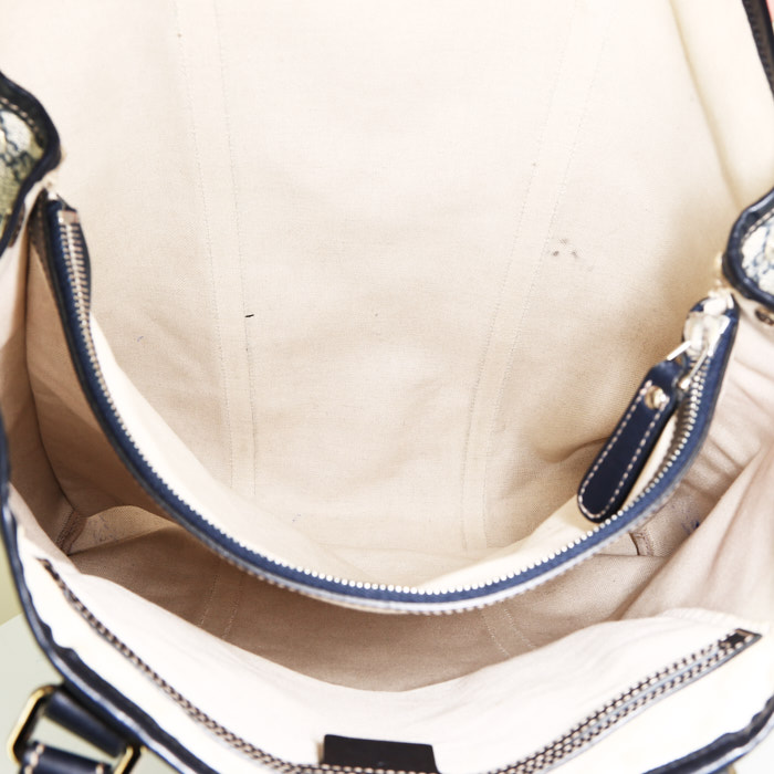 Sac cabas Gucci  en toile siglée beige et bleue et cuir bleu - Detail D2