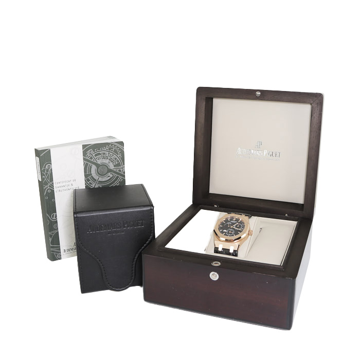 Montre Audemars Piguet Royal Oak Dual Time en or rose Ref: Audpig - 26120OR  Vers 2009 - Detail D2