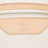 Bolso de mano Louis Vuitton Brea en charol color crema y cuero natural - Detail D4 thumbnail
