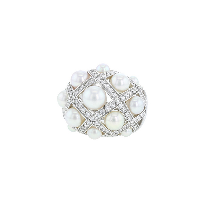 Bague Chanel Baroque grand modèle en or blanc, perles et diamants
