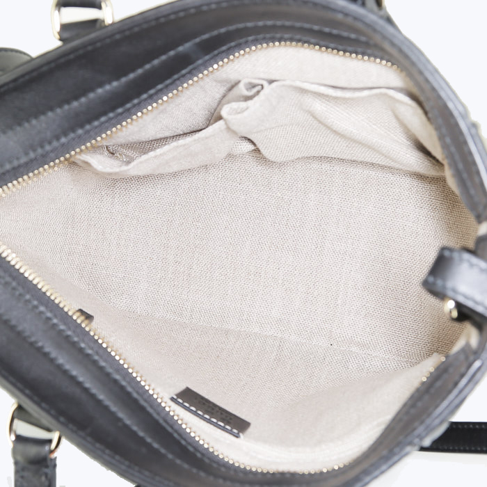 Bolso bandolera Gucci  en cuero negro - Detail D3