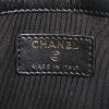 Chanel Pochette in black quilted leather - Detail D3 thumbnail