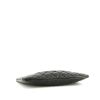 Chanel Pochette en cuero acolchado negro - Detail D4 thumbnail