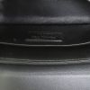 Bolso bandolera Dior  30 Montaigne en cuero negro - Detail D2 thumbnail