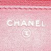 Chanel Wallet on Chain handbag/clutch  in pink quilted leather - Detail D3 thumbnail