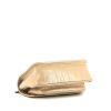 Saint Laurent Niki shoulder bag in beige chevron quilted leather - Detail D5 thumbnail