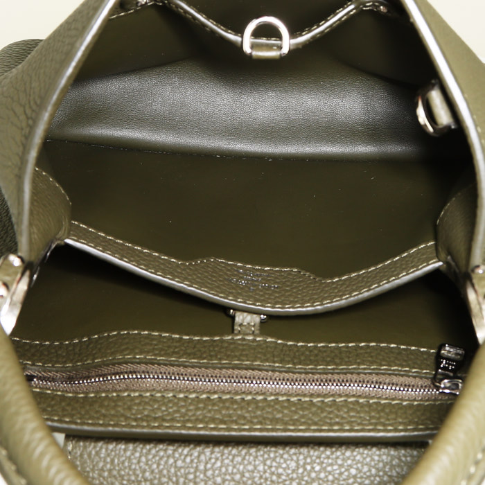 Borsa Louis Vuitton  Capucines BB in pelle taurillon clemence verde kaki - Detail D3