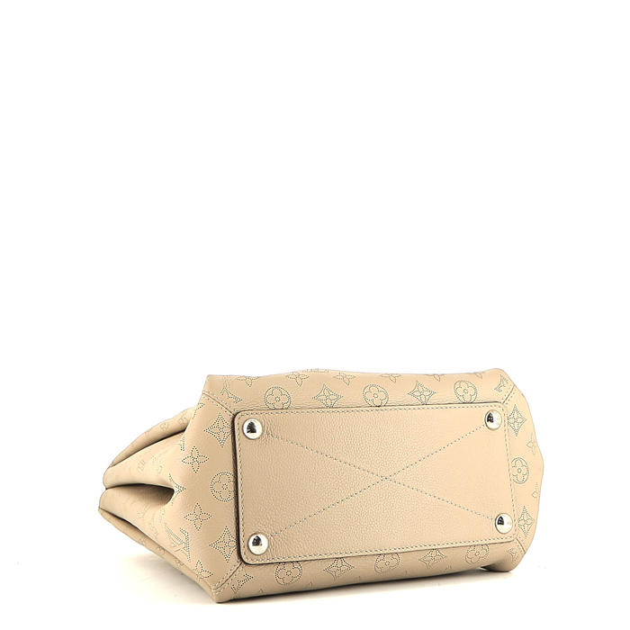 Sac bandoulière Louis Vuitton Babylone en cuir monogram beige - Detail D5