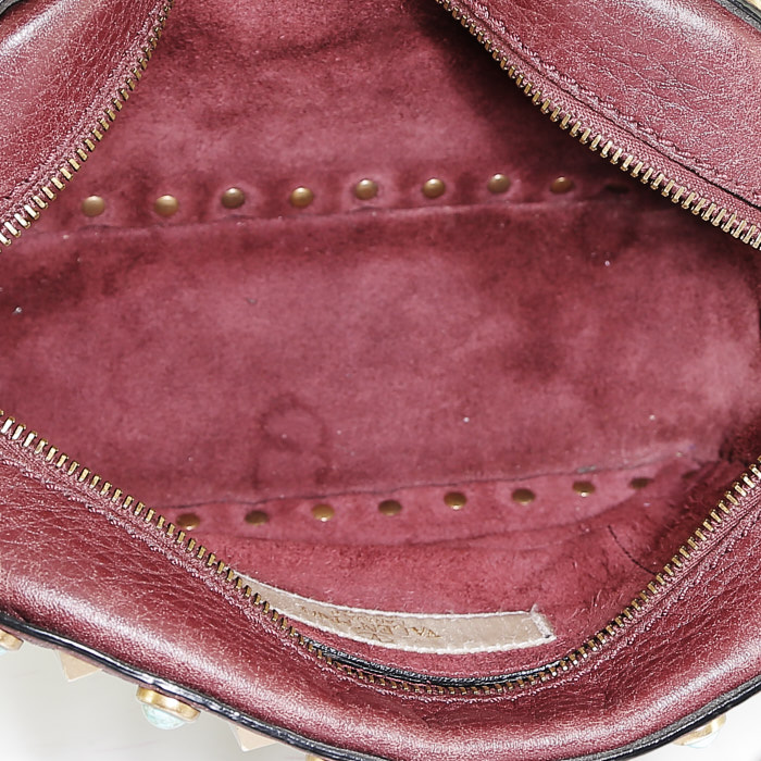 Valentino Garavani Rockstud Camera shoulder bag  in burgundy leather - Detail D2