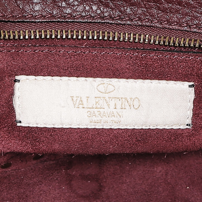 Bolso bandolera Valentino Garavani Rockstud Camera en cuero color burdeos - Detail D3
