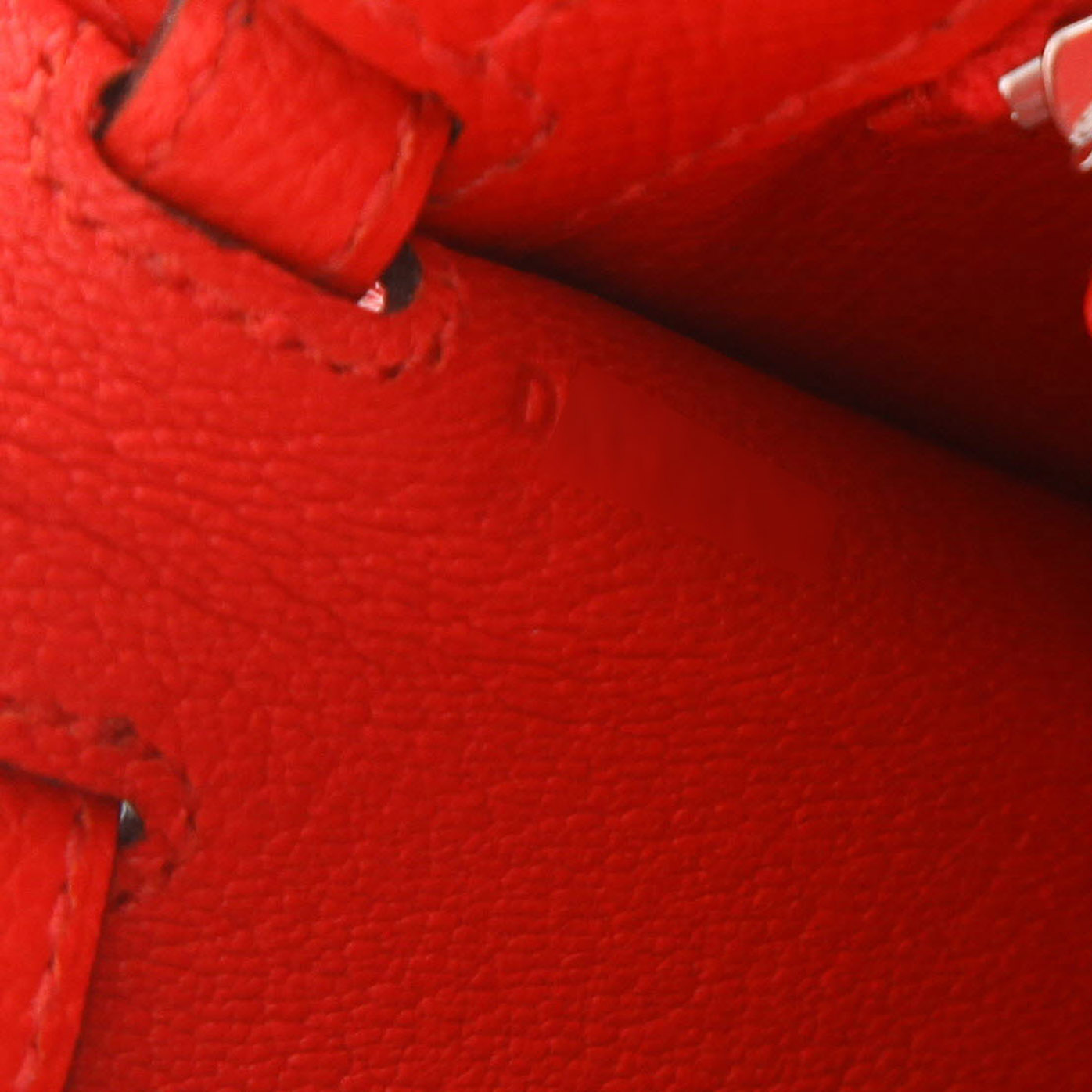 Bolso de mano Hermès  Kelly 25 cm en cuero epsom rojo - Detail D4