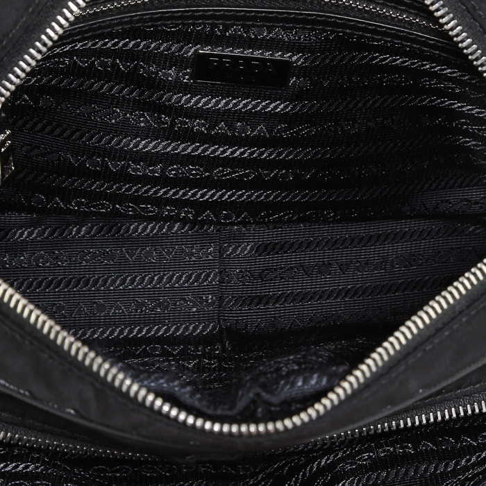 Sac bandoulière Prada Nylon en toile noire et cuir noir - Detail D2