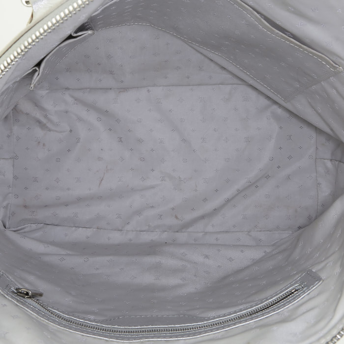 Sac à main Louis Vuitton Lockit grand modèle  en cuir argenté - Detail D2