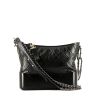 Bolso bandolera Chanel Gabrielle  en cuero acolchado negro - 360 thumbnail