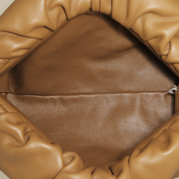 Borsa Bottega Veneta  Pouch in pelle marrone - Detail D2