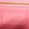 Bolso bandolera Dior  30 Montaigne en cuero granulado rosa - Detail D4 thumbnail