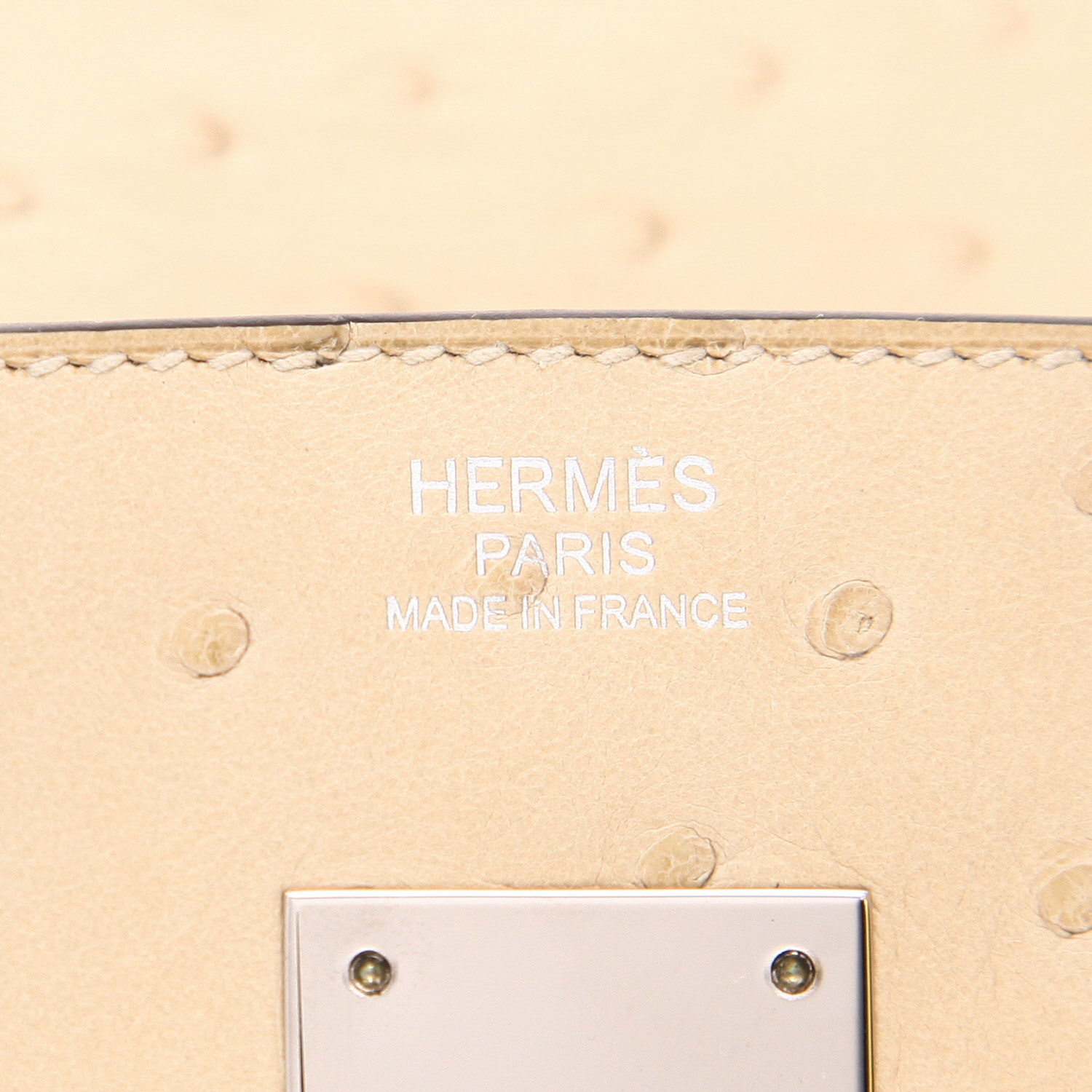Sac à main Hermès  Birkin 30 cm en autruche beige - Detail D2