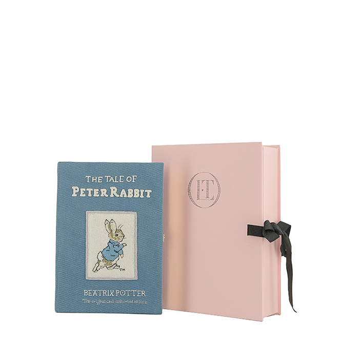Pochette Olympia Le-Tan The Tale of PETER RABBIT Beatrix Potter The original and authorized edition en toile bleue  n°12/77 - Detail D1