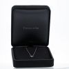 Collier Tiffany & Co Fleur de Lis en platine et diamants - Detail D2 thumbnail