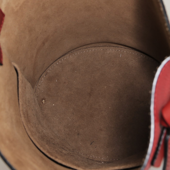 Sac Loewe Gate en cuir grainé rouge - Detail D2