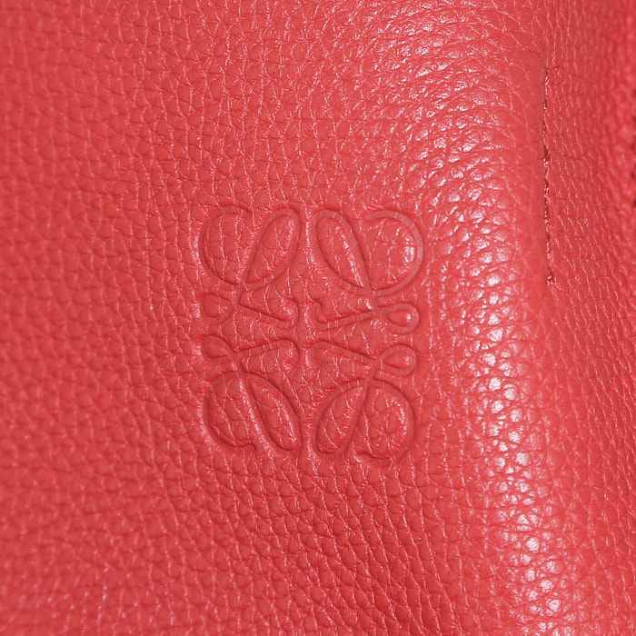 Loewe Gate bag  in red grained leather - Detail D3