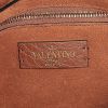 Bolso bandolera Valentino Garavani  Roman Stud en cuero color oro - Detail D4 thumbnail