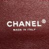 Sac bandoulière Chanel  Timeless Maxi Jumbo en cuir grainé matelassé noir - Detail D4 thumbnail