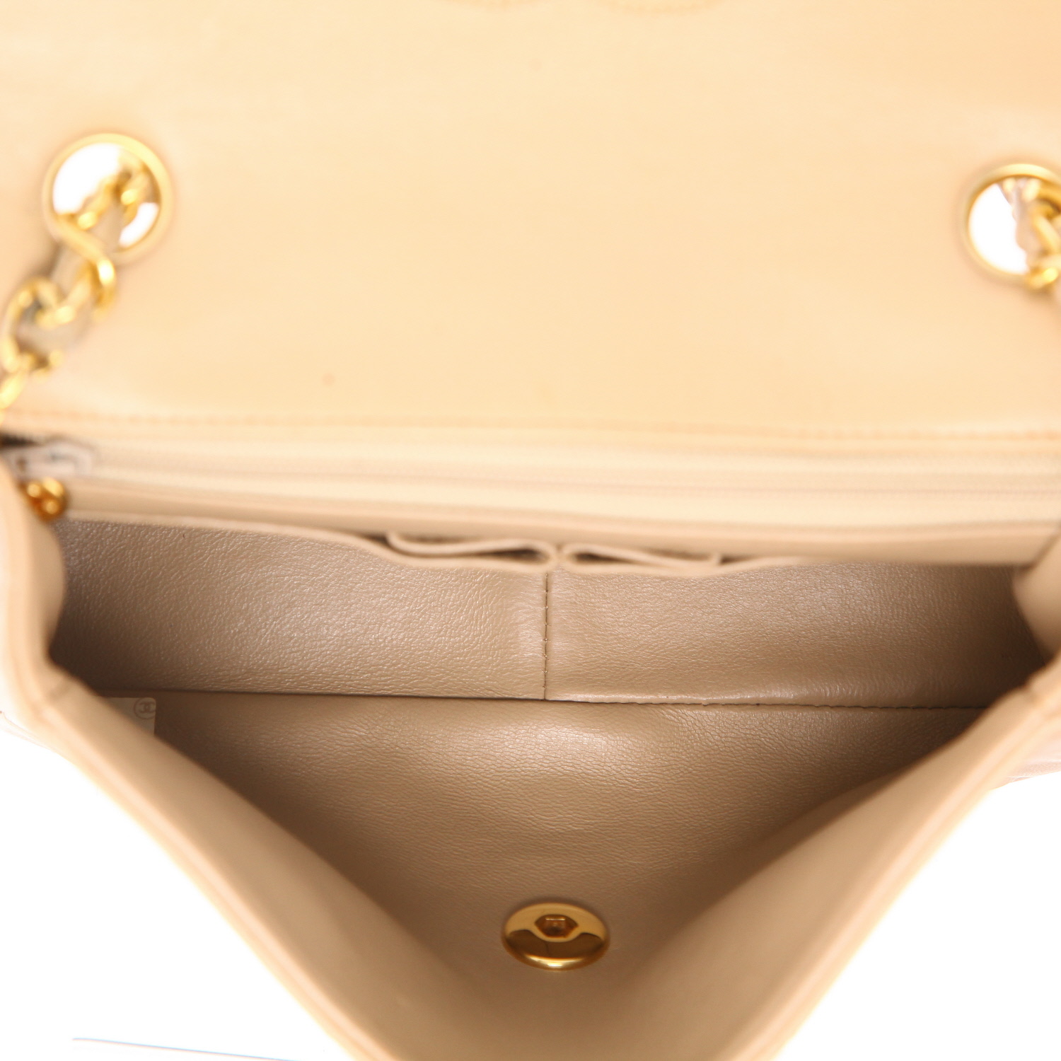 Sac bandoulière Chanel  Timeless Petit en cuir matelassé beige - Detail D3