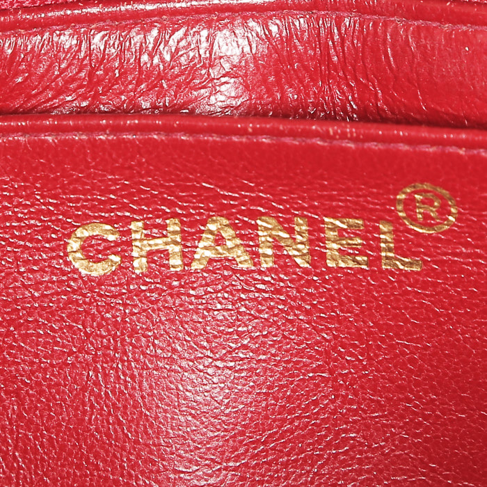Bolso bandolera Chanel  Timeless Jumbo en cuero acolchado rojo - Detail D4