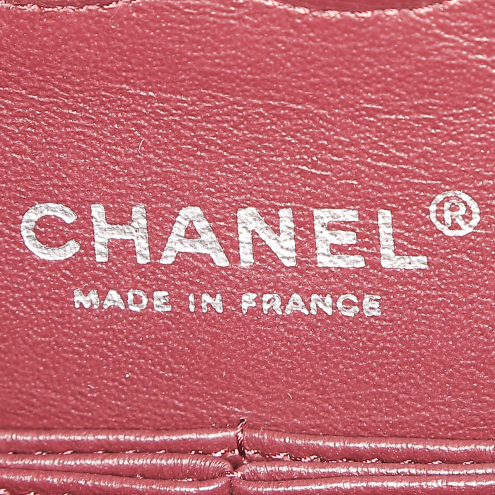 Bolso de mano Chanel  Timeless Classic en cuero acolchado negro - Detail D4