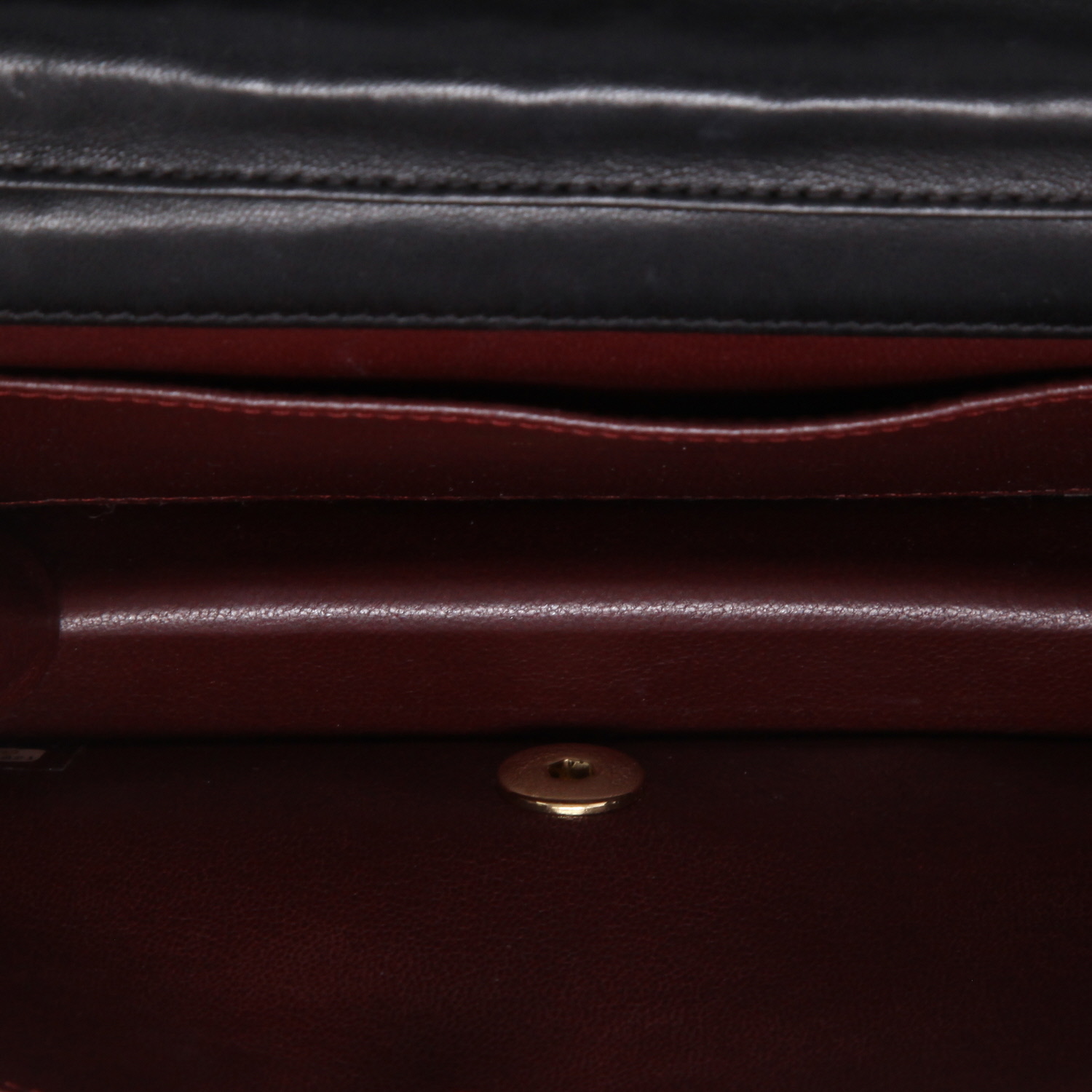 Borsa da spalla o a mano Chanel  Mademoiselle in pelle trapuntata nera - Detail D8