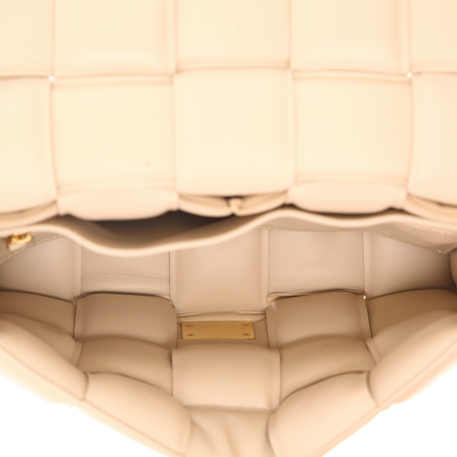 Borsa a tracolla Bottega Veneta  Padded Cassette in pelle intrecciata beige - Detail D3