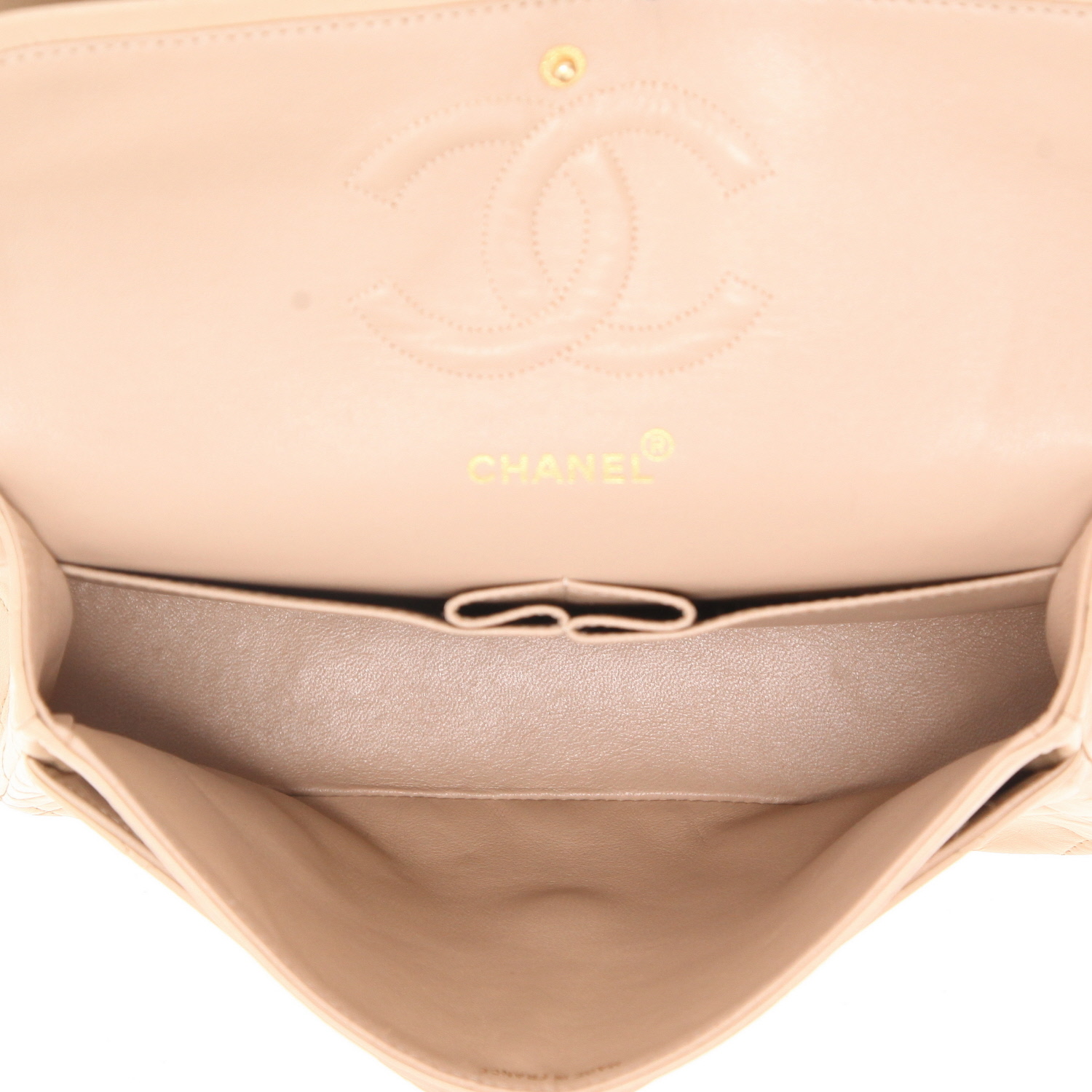 Chanel  Timeless Classic handbag  in beige quilted leather - Detail D3