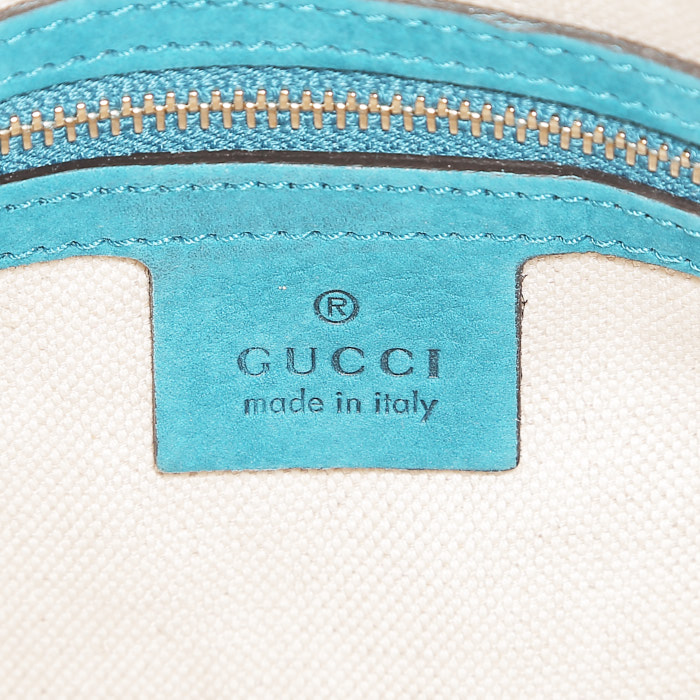 Sac 24 heures Gucci  en toile sûpreme GG beige et cuir bleu - Detail D4